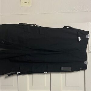 Forever 21 women’s Black Cargo Pants